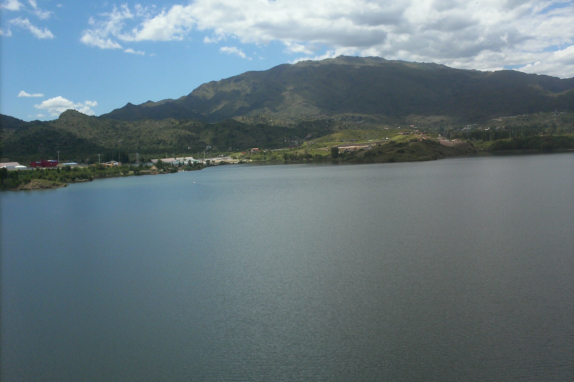 Potrero de los Funes con lago y circuito, San Luis, Argentina